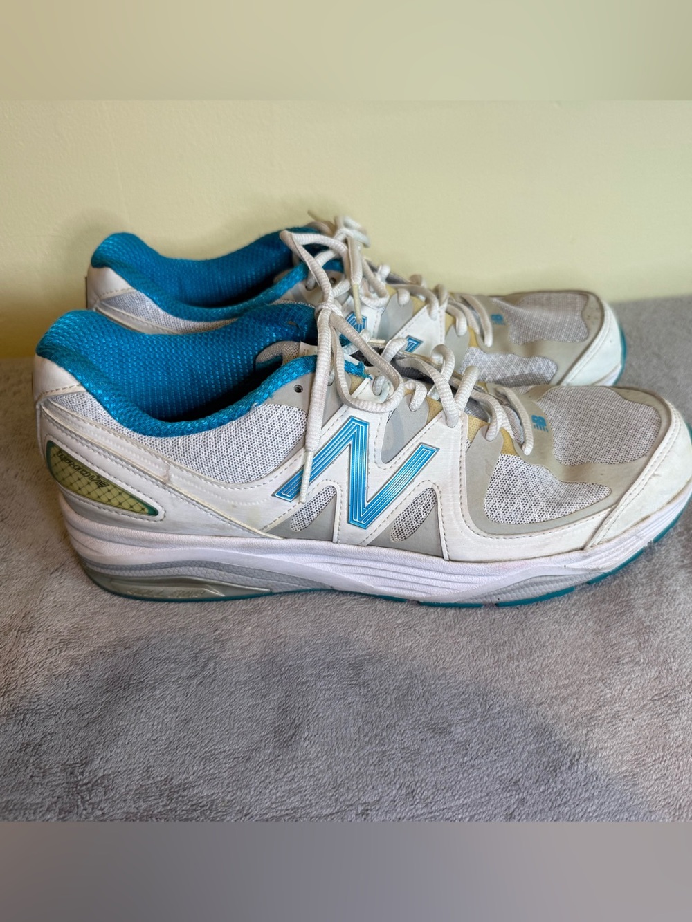 New Balance Womens 1540v3 Running Shoes Blue W1540NI3 Size 10